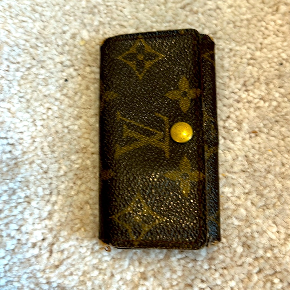 Louis Vuitton 4 Key Case/wallet